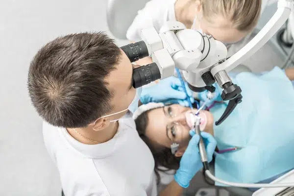 endodontie la microscop