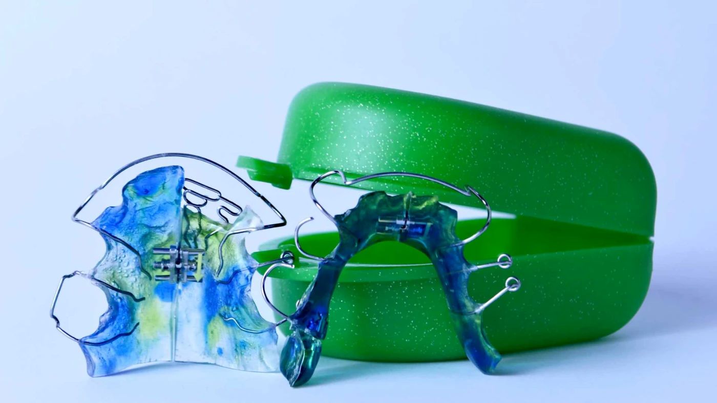 Aparat dentar mobil copii